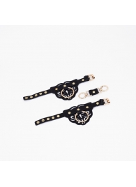 Черные кожаные наручники с клепками, кольцами и золотистой фурнитурой - Crazy Handmade - купить с доставкой в Омске