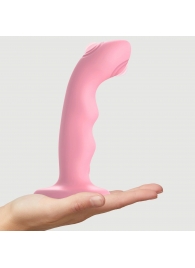 Розовая насадка-стимулятор Strap-On-Me Tapping Dildo Wave - Strap-on-me - купить с доставкой в Омске
