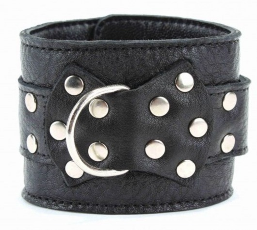 Чёрные наручники  из кожи с пряжкой - БДСМ Арсенал - купить с доставкой в Омске